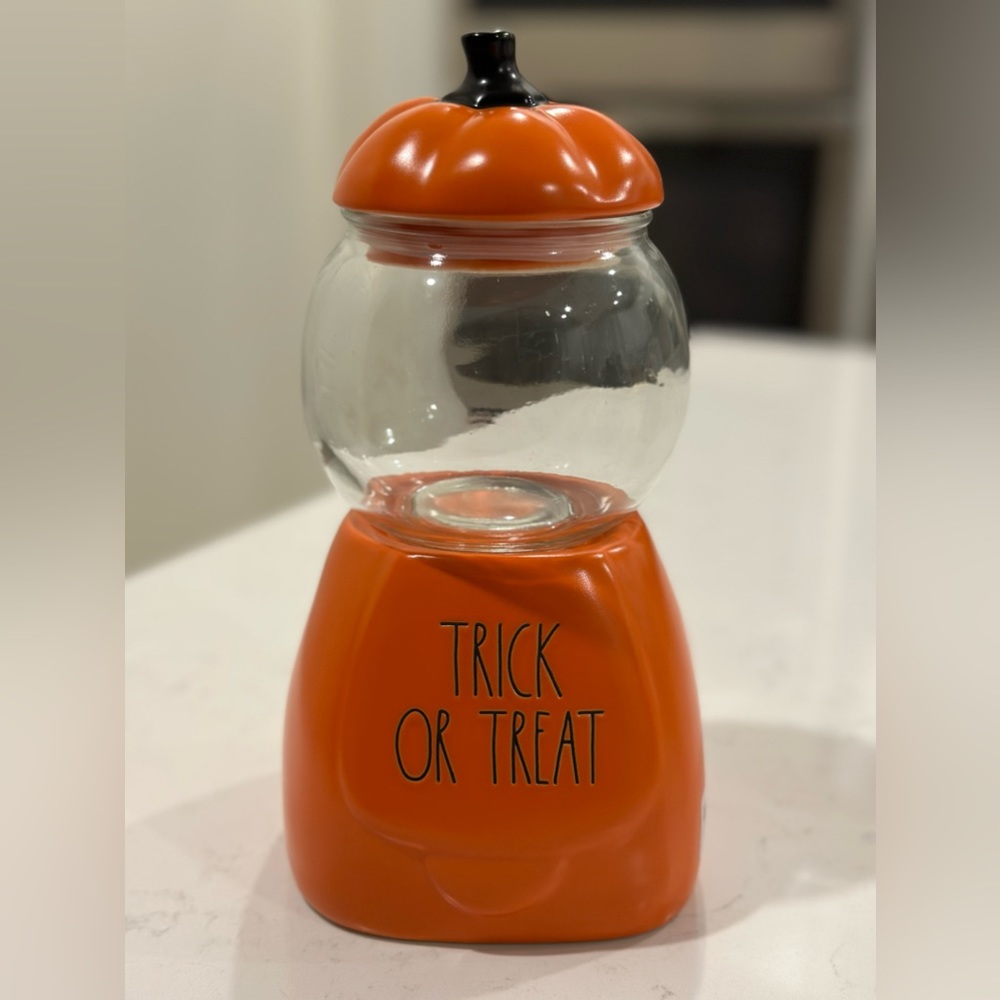 NWT Rae Dunn Trick or Treat Gum-ball Machine